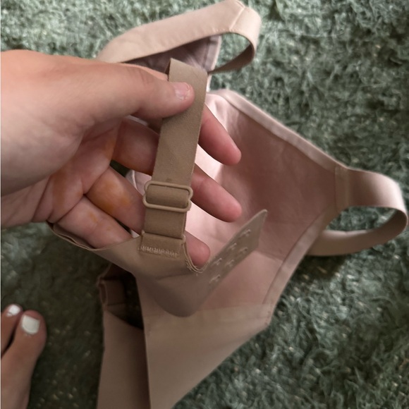 Excellent condition. Just a bit wrinkled from the drawer - Picture 3 of 6